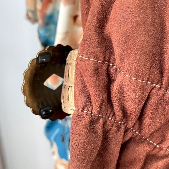 Kathy Van Zeeland Faux Suede Boho Shoulder Bag - Picture 4 of 7